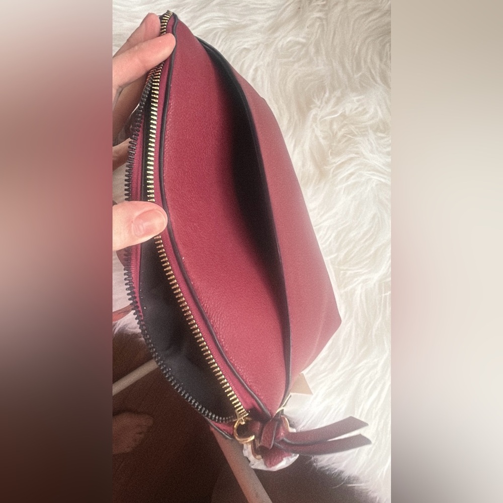 Trina Turk NWT Crossbody Bag - Picture 6 of 16